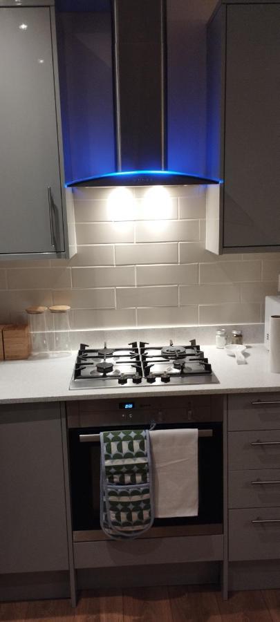 Apartment Town Centre Location *